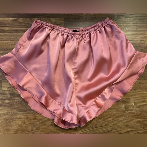 MISSGUIDED Satin Pajama Shorts with frill in rose pink size 2 - Picture 2 of 8
